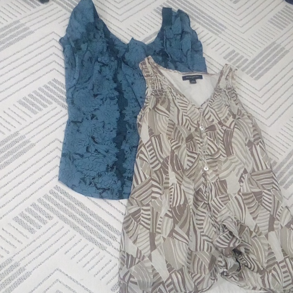 Banana Republic lot of 2 tops size xs